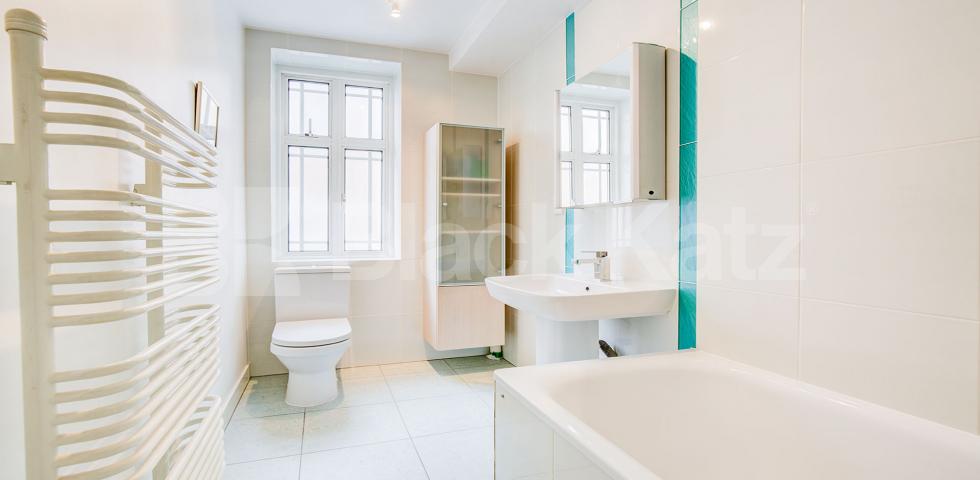 			3 Bedroom, 1 bath, 1 reception Apartment			 Edwardes Square , HIGH STREET KENSINGTON 